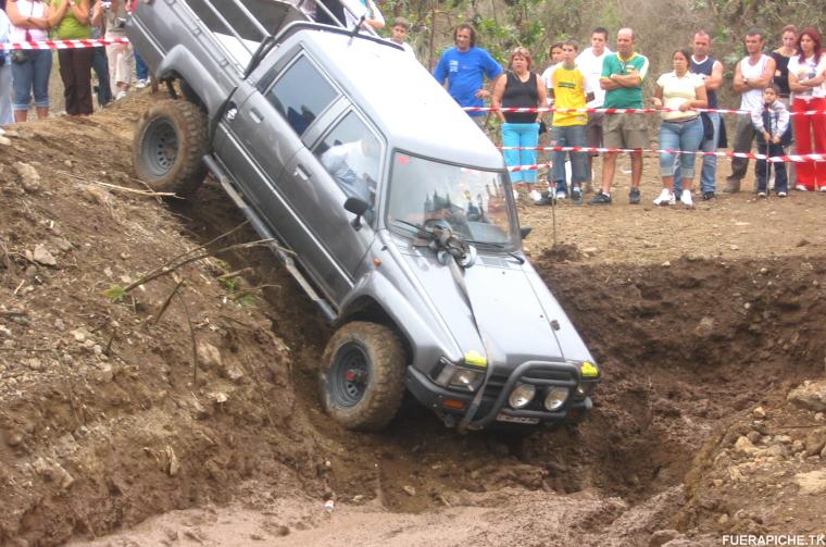 Toyota Hilux trial 4x4